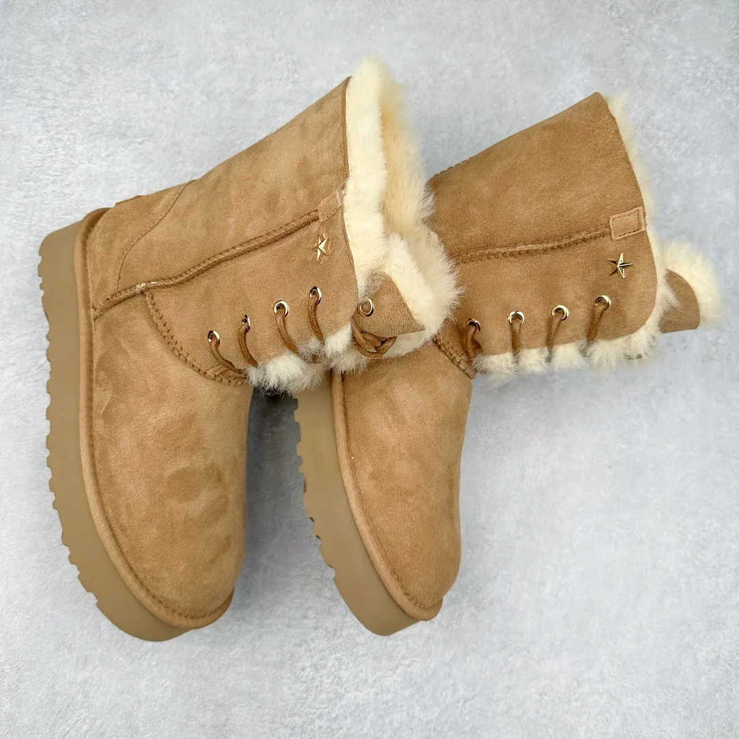 Pick up locally 💰600 UGG 1696 goddess style autumn and winter sheepskin and fur integrated snow boots. All shoes are made from the same factory as ZP. Longfeng A-grade Australian imported sheepskin and fur integrated women's boots. Brand OEM production line. Fully follow the ZP process. OEM original pattern maker. Adhering to the principle of no original shoes and no development selection. Pay attention to every detail. The most authentic version on the market TREADLITE "Light Wing" technology outsole Lightweight/durable/flexible/pile size: 35 36 37 38 39 40 Coding: by3936010
